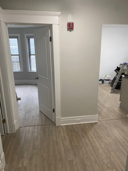 Building Photo - 140 Elmwood Ave