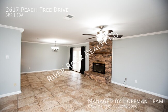 Building Photo - 2617 Peach Tree Dr