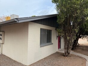 Building Photo - Reduced!! One bedroom in Rimrock contact Property Pros Property Management