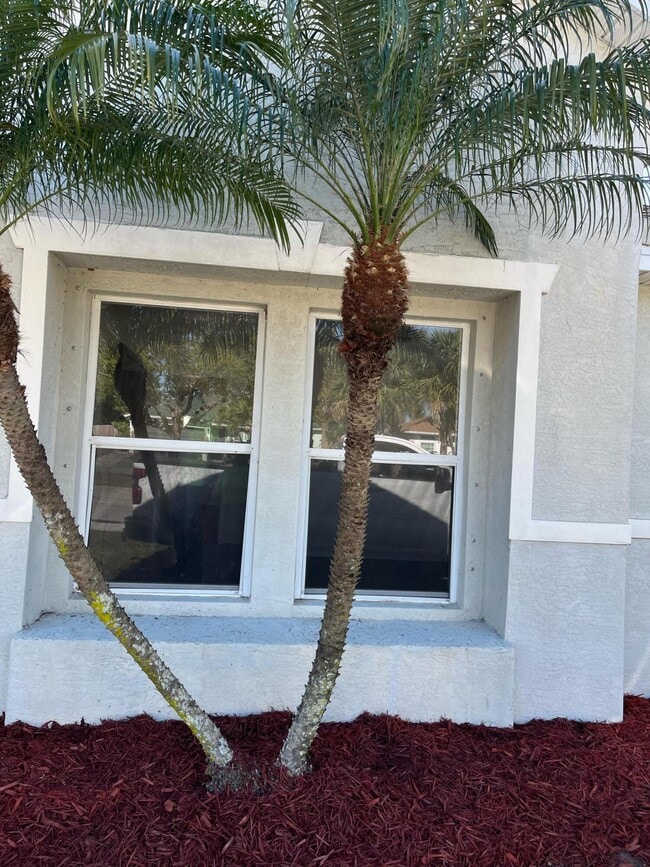 Building Photo - 1752 SW Airoso Blvd