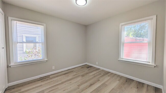 Building Photo - 9716 Lilly Jean Dr