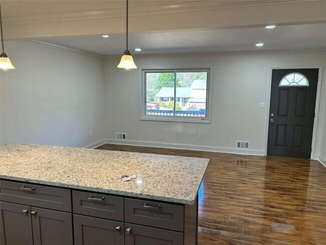 Building Photo - 4642 Elmherst Dr