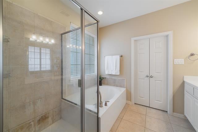 Building Photo - 2116 Chambers Dr