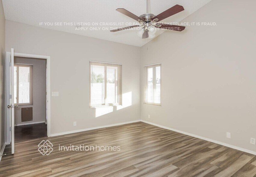 Building Photo - 15306 N 85th Dr