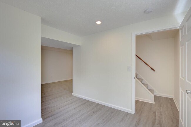 Building Photo - 6417 Kaine Dr