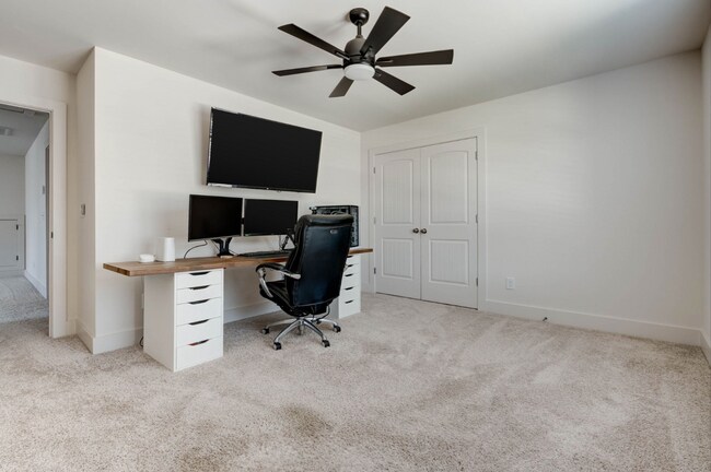 Building Photo - 461 Hamilton Pl