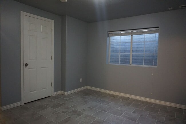 Building Photo - Centrally Located 3 Bedroom Midvale Home