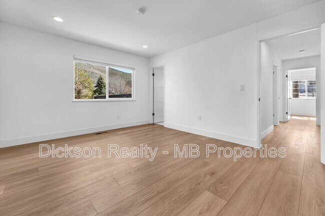 Building Photo - 7245 Pembroke Dr