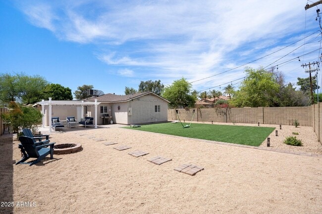 Building Photo - 7608 E Catalina Dr