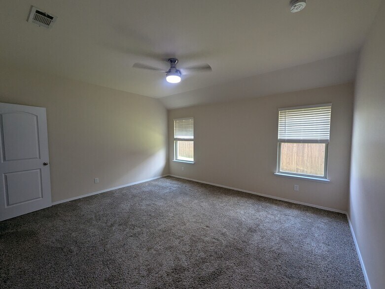 Master Bedroom - 216 sf - 2853 Waterfall Ln