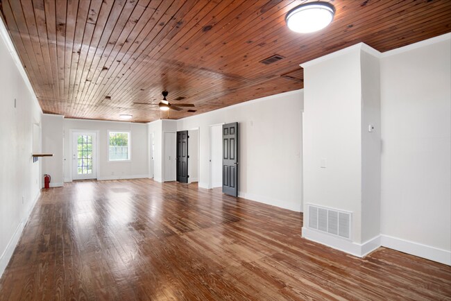 Building Photo - 4117 Barrancas Ave