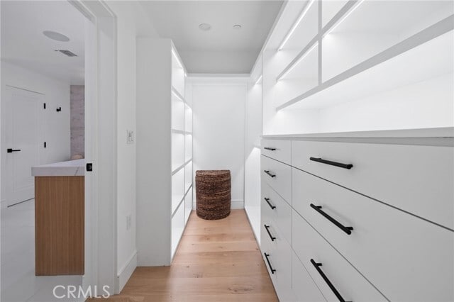 Building Photo - 807 N Paulina Ave