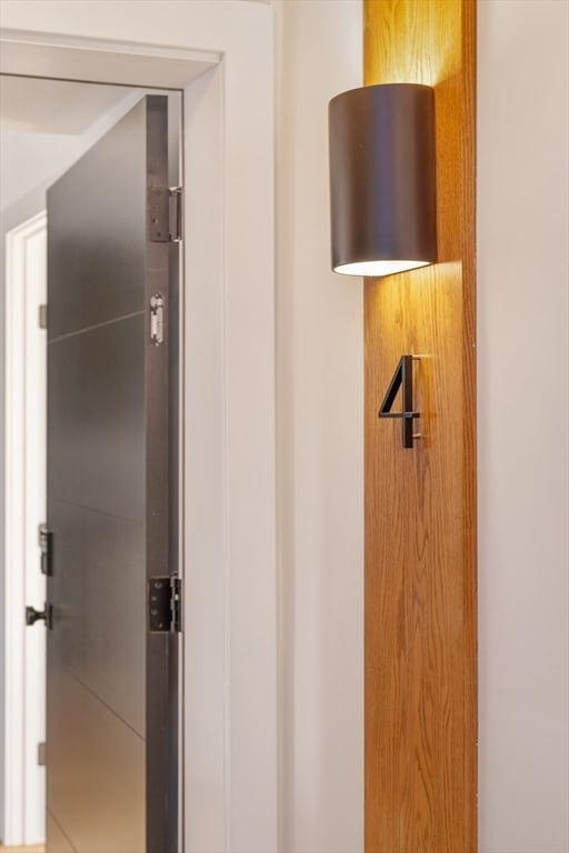 Building Photo - 272 E Eagle St