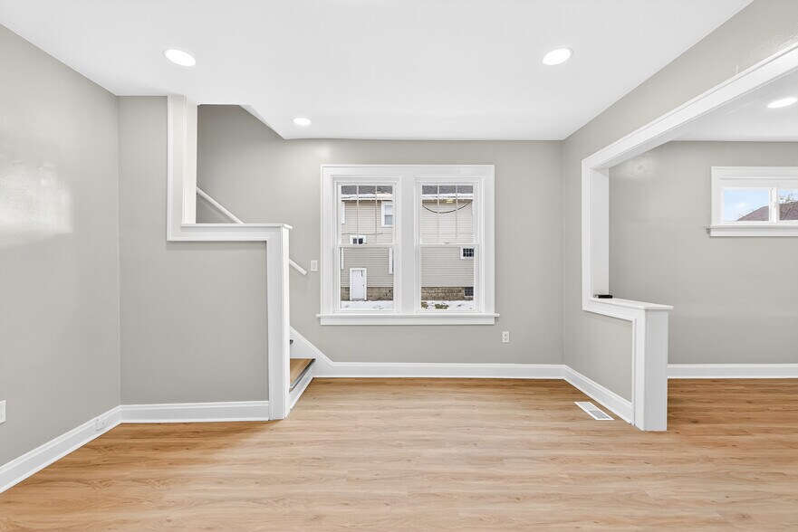 Building Photo - 1234 S Champion Ave