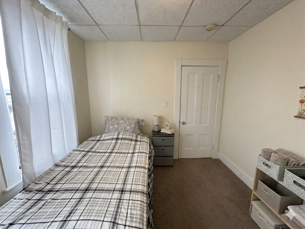 Building Photo - 58 Medford St