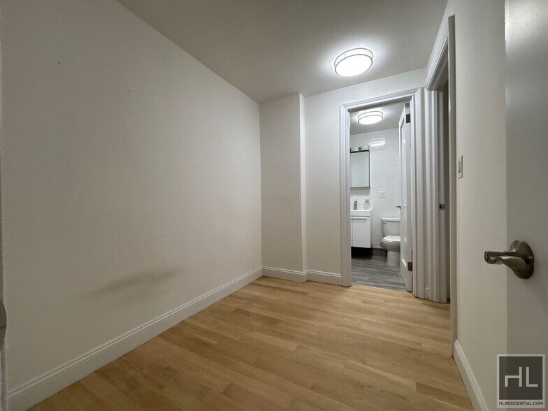 Building Photo - East 82nd Street