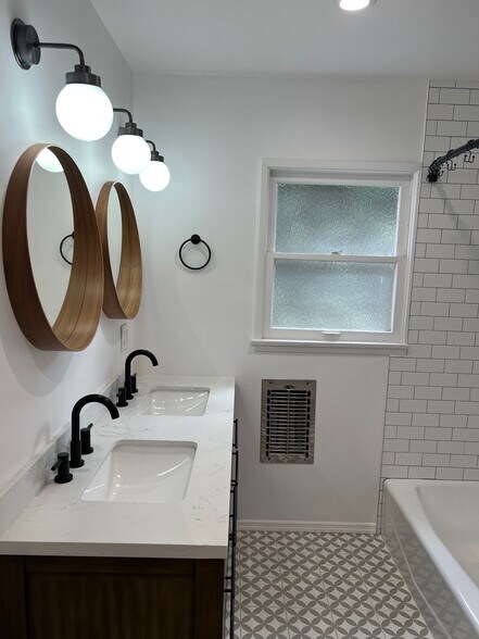 Bathroom - 1606 Westerly Ter