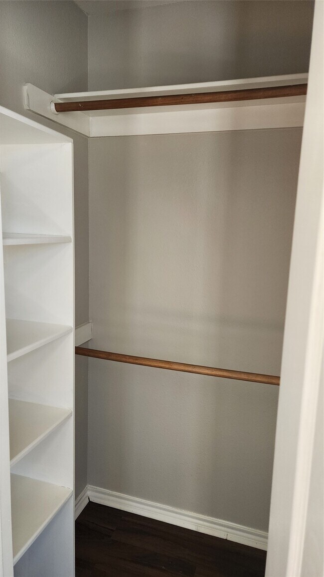 Building Photo - 11428 Hackmatack Way