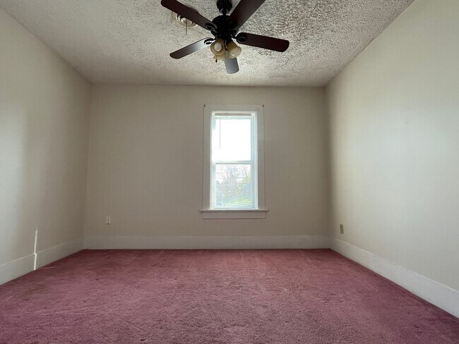 Building Photo - djb304