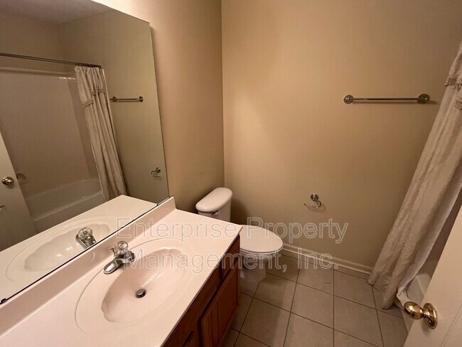 Building Photo - 10092 Cross Valley Dr