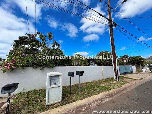 Building Photo - 87-136-136 Ma'aloa St