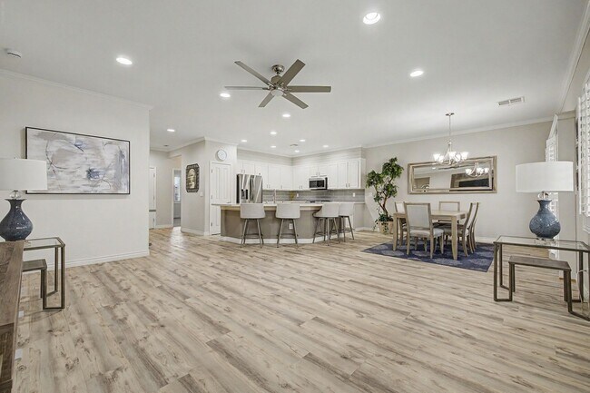Building Photo - Stunning upgraded Solera At Anthem Home with Spa in back yard!
