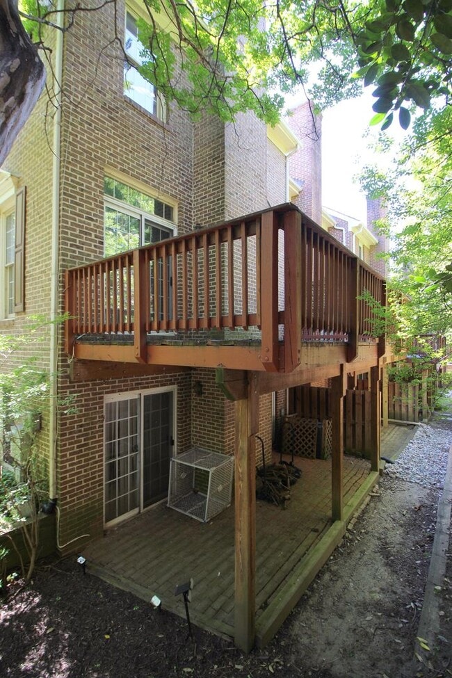 Building Photo - Brick-front Colonial