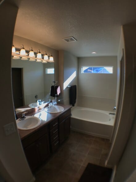 Master Bath - 9404 Gray CT