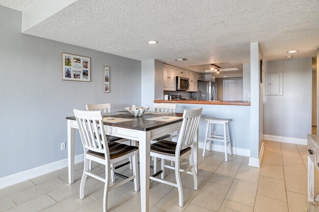 Building Photo - 120 Sunset Harbor Way