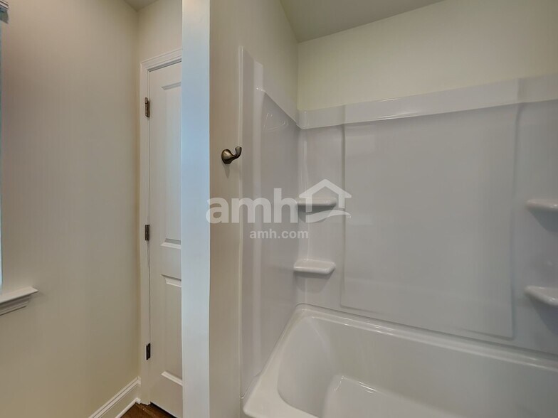 Building Photo - 3500 Lincoln Hts Ln