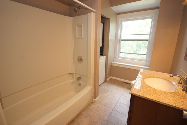 Full Bath with Laundry - 3881 Bigelow Blvd