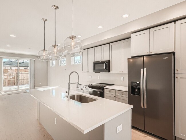 Building Photo - 3434 Garfield