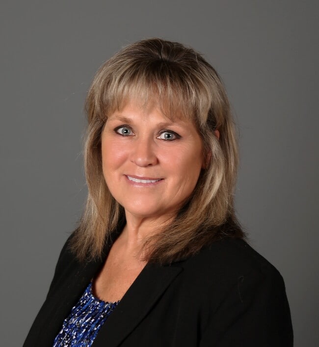 Owner-manager-Cindy - 16300 Pine Ridge Rd