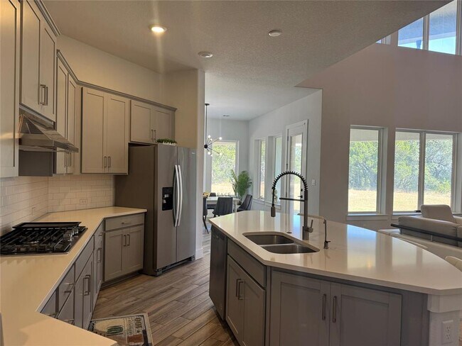 Building Photo - 169 Sunny's Halo Ct