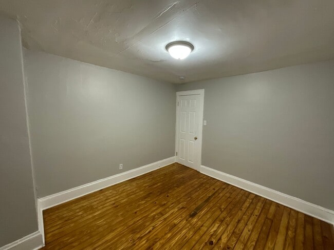 Building Photo - 4384 E 136th St