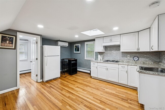 Building Photo - 24 Waterside Ave