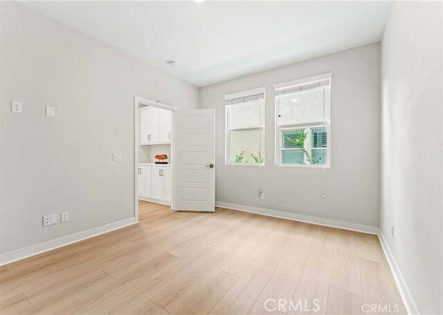 Building Photo - 352 Chorus
