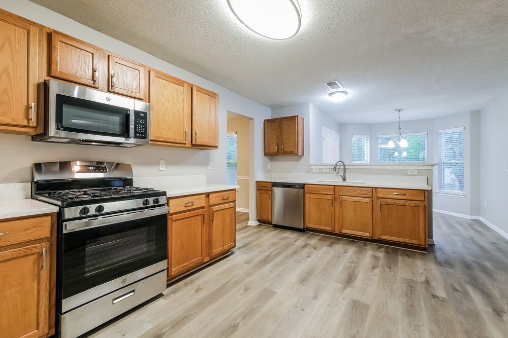Building Photo - 146 Edison Dr