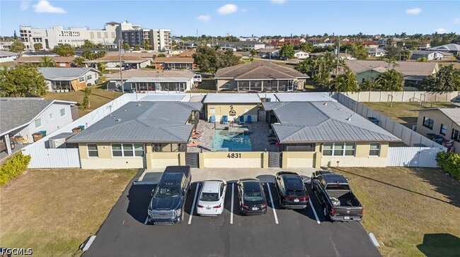 Building Photo - 4831 Tudor Dr