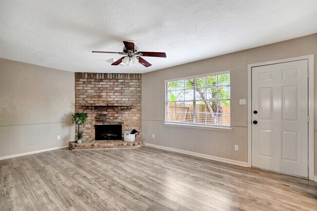 Building Photo - 3826 Willow Springs Ln