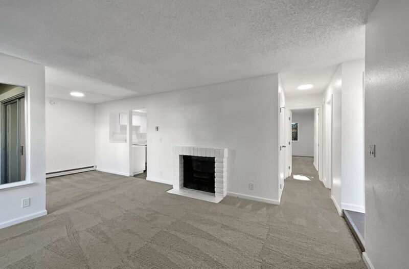 Building Photo - 1024 Delna Manor Ln