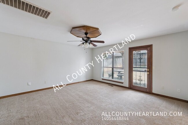 Building Photo - 11100 W Country Dr