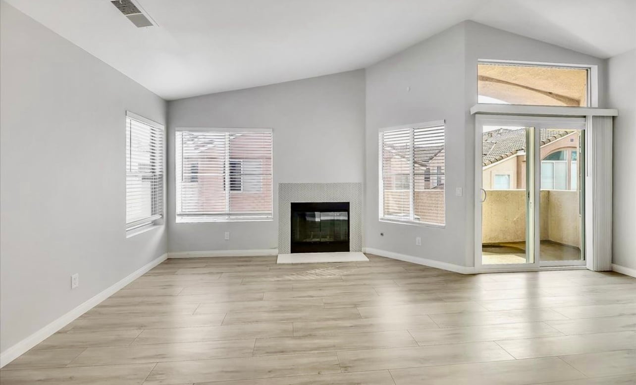 Building Photo - 400 Sanibelle Cir