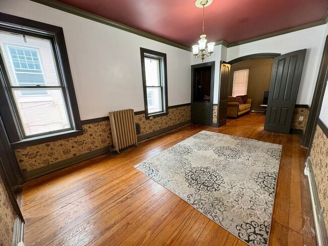 Building Photo - 342 N Newberry St