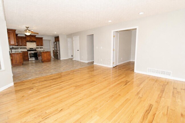Building Photo - 2515 Pressman Dr