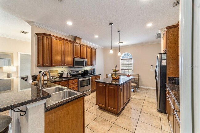 Building Photo - 4903 SW 63rd Loop