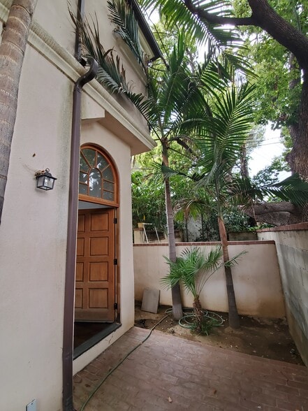 Building Photo - 1927 Fremont Ave