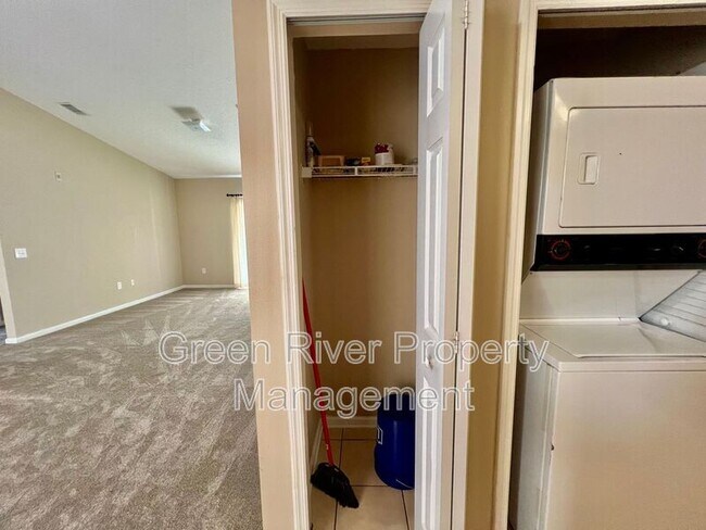 Building Photo - 7920 Merrill Rd