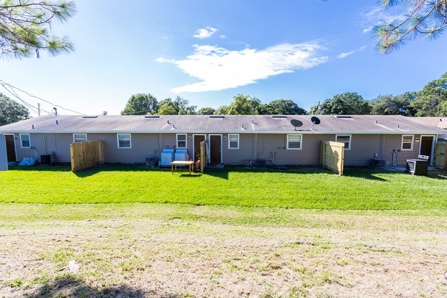 Building Photo - 2239 Bryan St