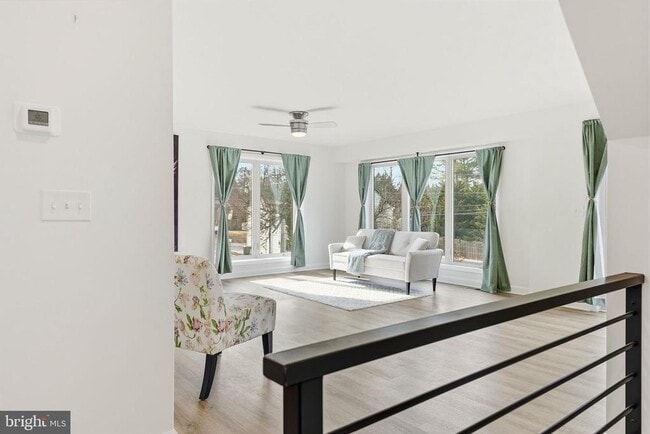 Building Photo - 139 Oak View St